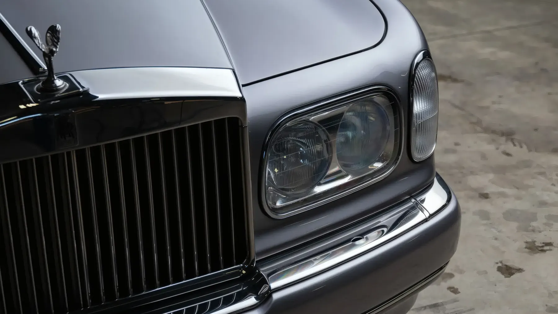 2002 Rolls-Royce Corniche V - photo 3