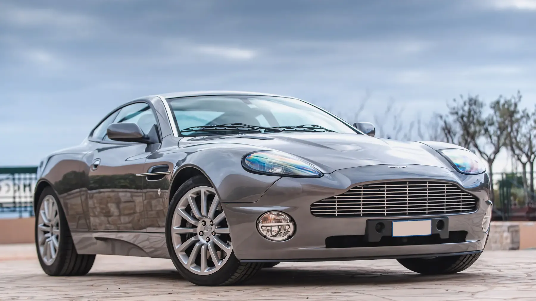 2003 Aston Martin Vanquish - photo 9