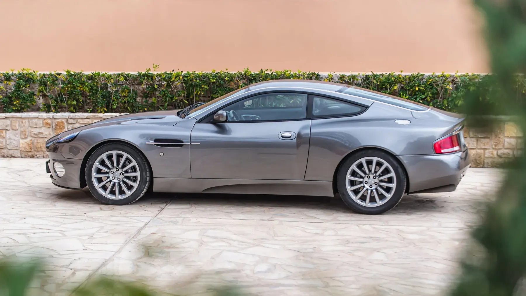 2003 Aston Martin Vanquish - photo 6