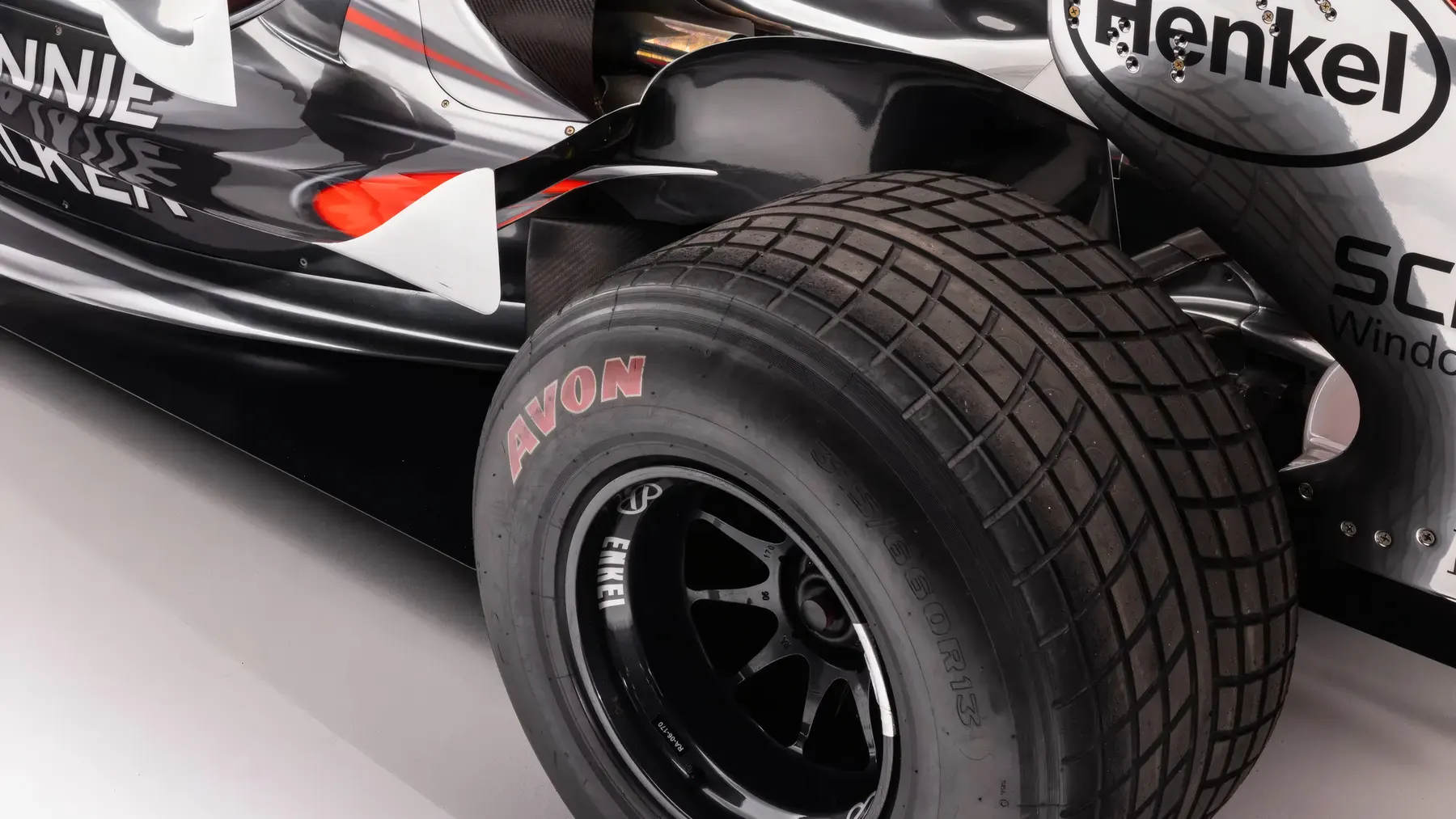 2006 McLaren-Mercedes MP4-21 Formula 1 - photo 5