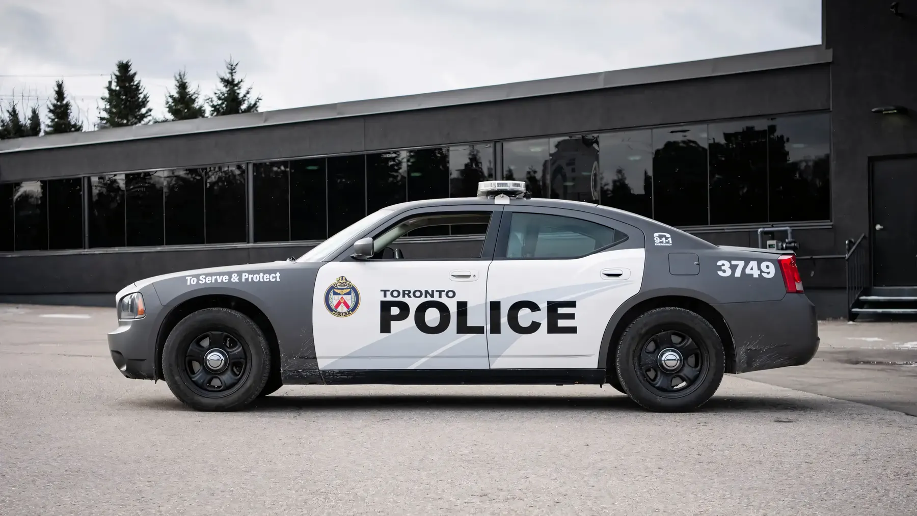 2009 Dodge Charger Pursuit 'Toronto Police' - photo 5