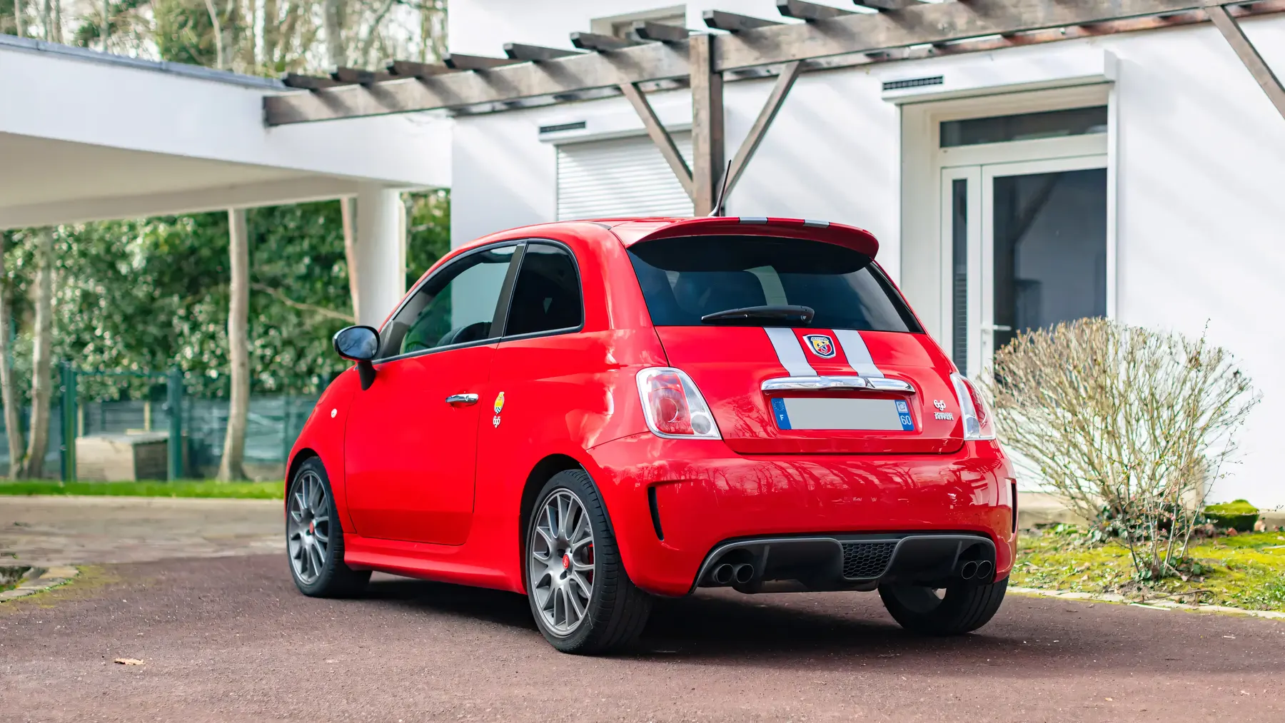 2010 Abarth 695 Tributo Ferrari - photo 3