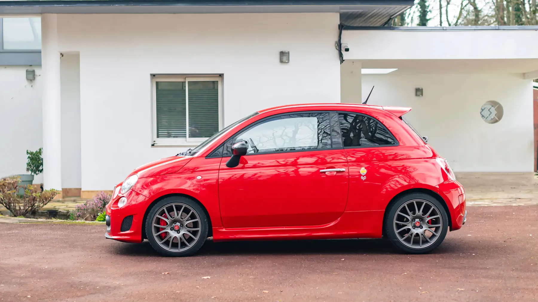 2010 Abarth 695 Tributo Ferrari - photo 2