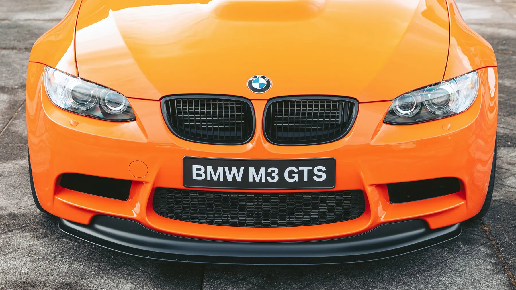 2010 BMW M3 GTS - photo 2