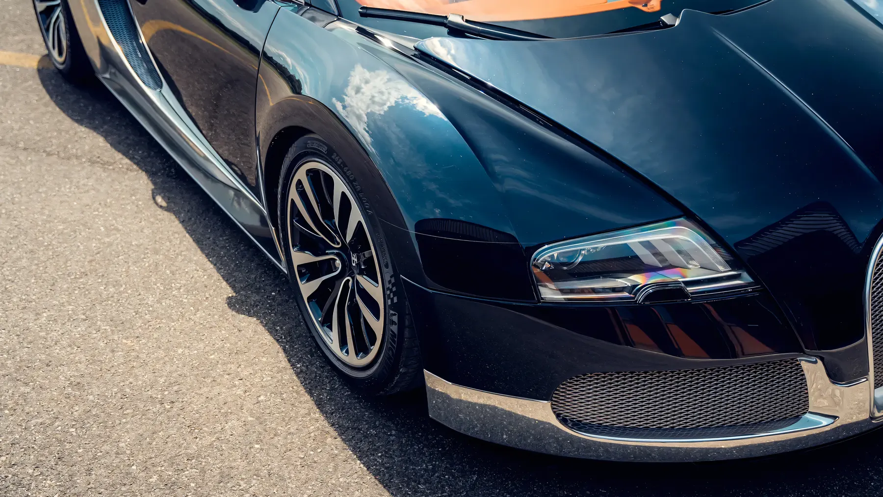 2010 Bugatti Veyron 16.4 Grand Sport 'Soleil de Nuit' - photo 1