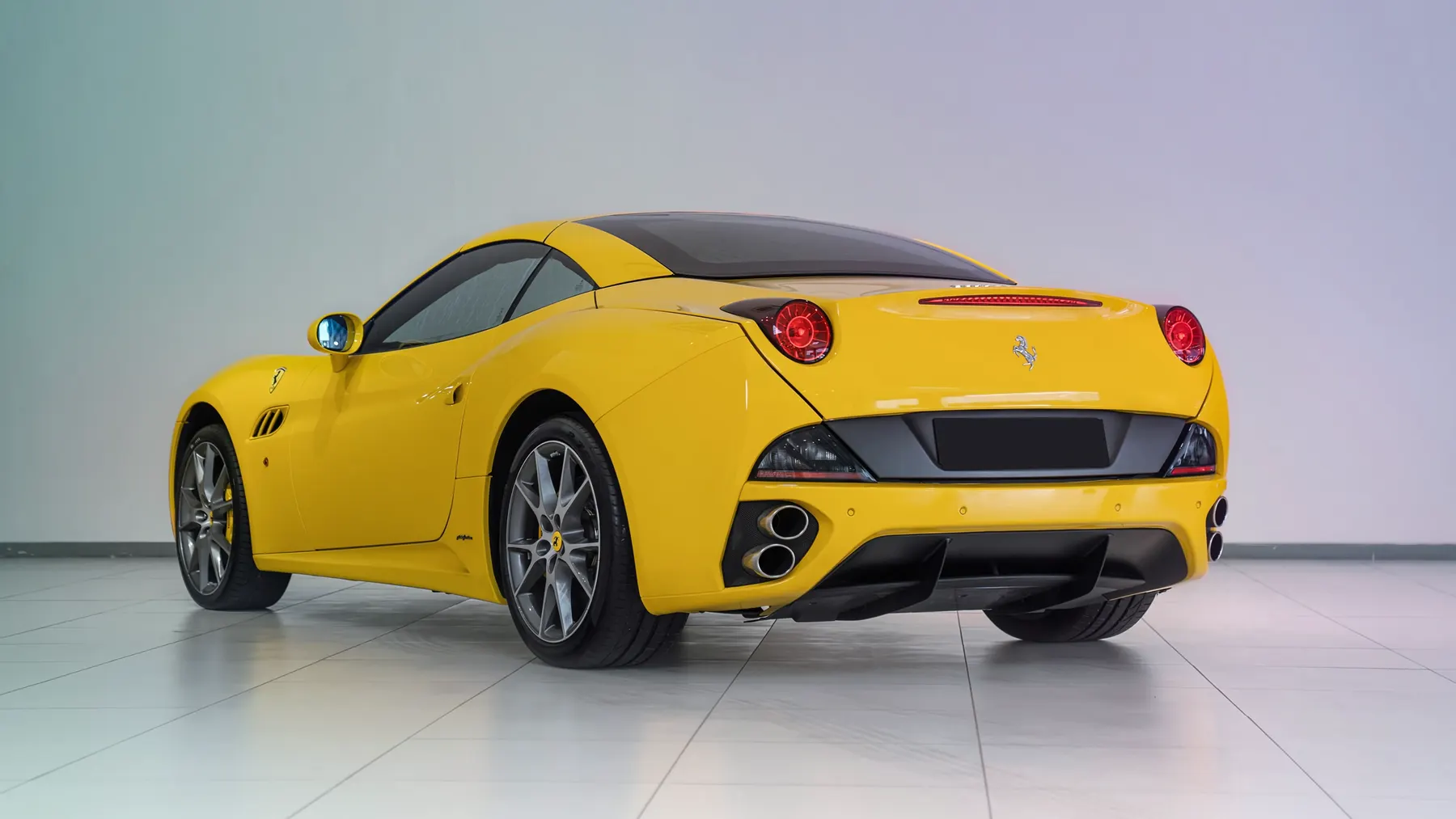 2010 Ferrari California - photo 2