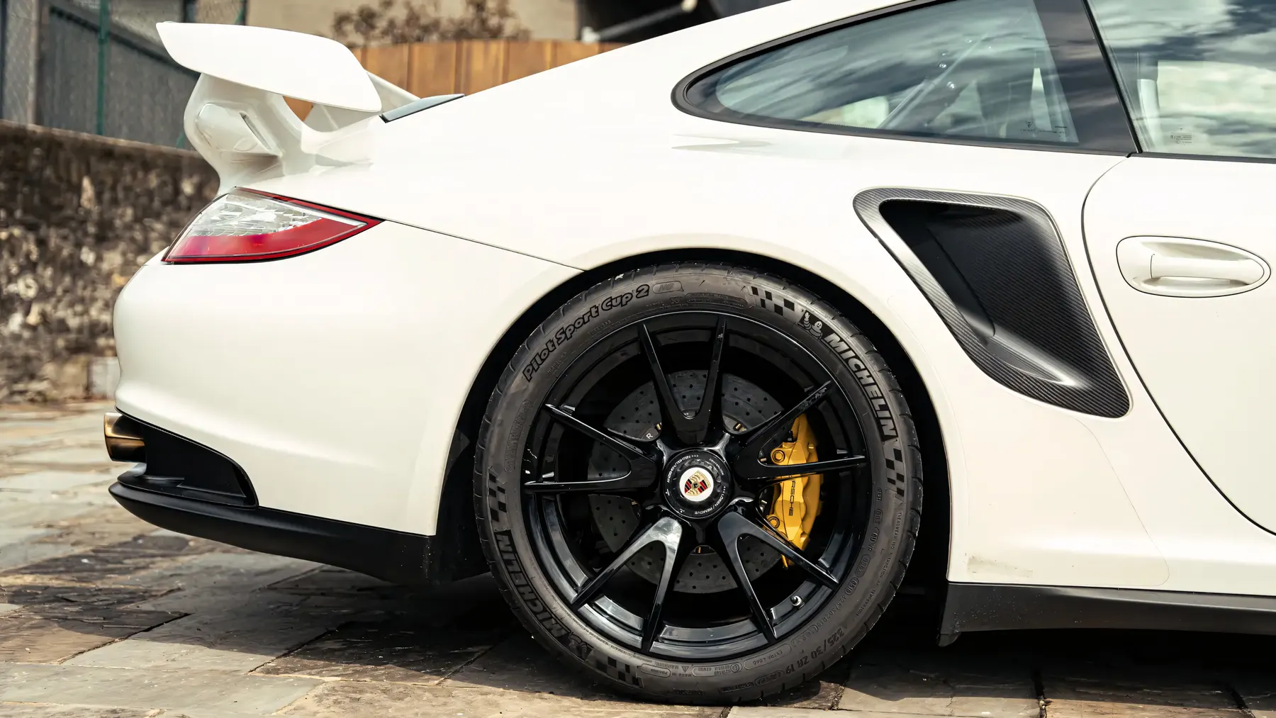 2011 Porsche 911 GT2 RS - photo 5