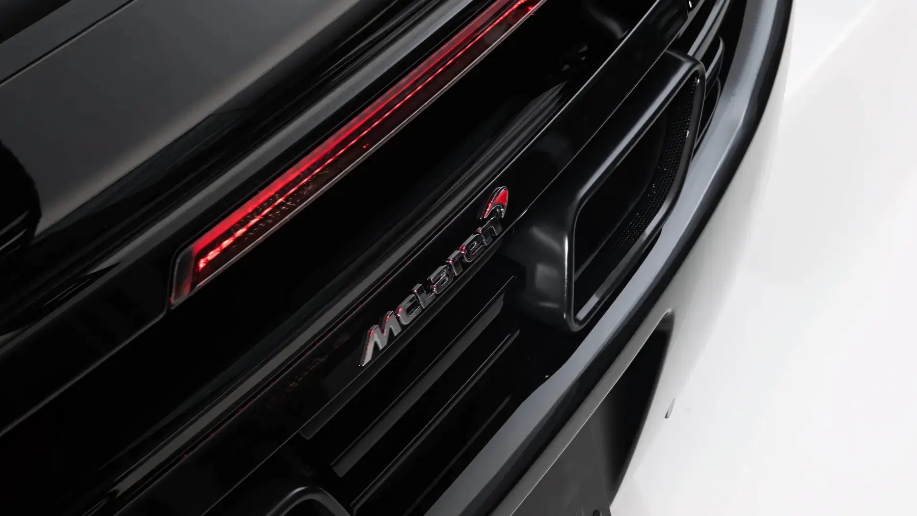 2012 McLaren MP4-12C Coupe - photo 1