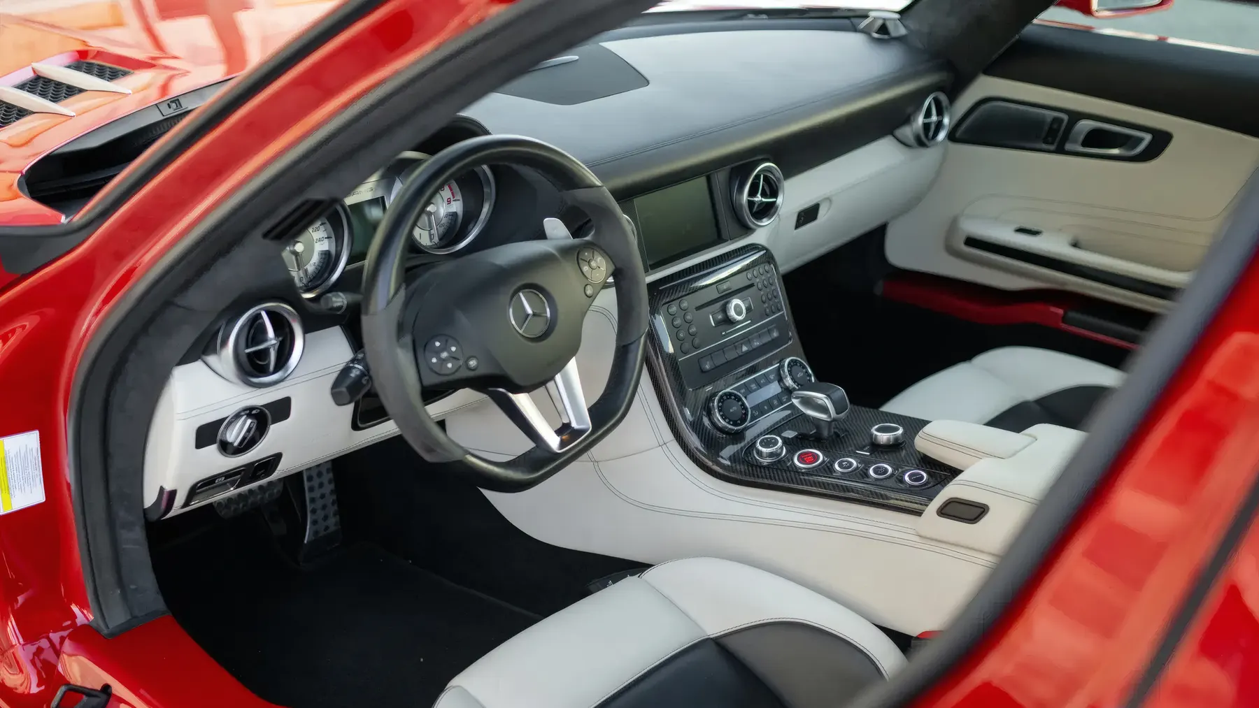 2012 Mercedes-Benz SLS AMG Coupe - photo 3