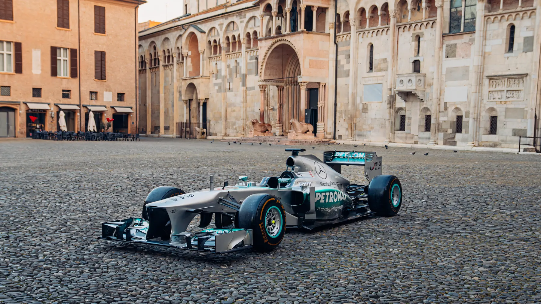 2013 Mercedes-AMG Petronas F1 W04 - photo 3