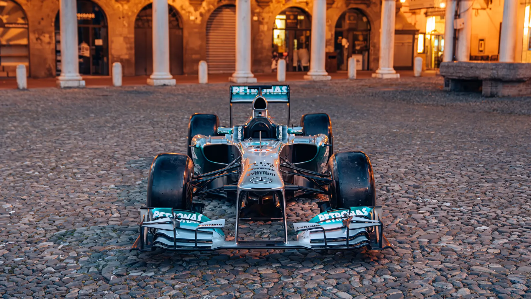 2013 Mercedes-AMG Petronas F1 W04 - photo 5