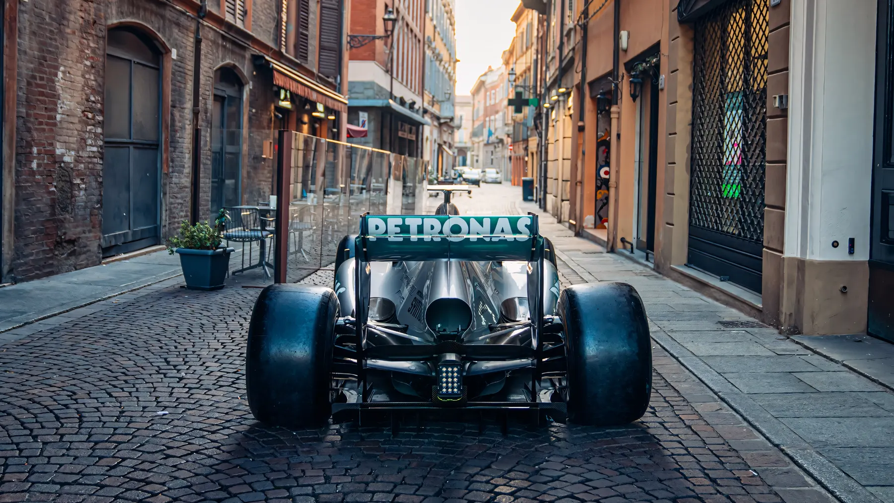 2013 Mercedes-AMG Petronas F1 W04 - photo 1