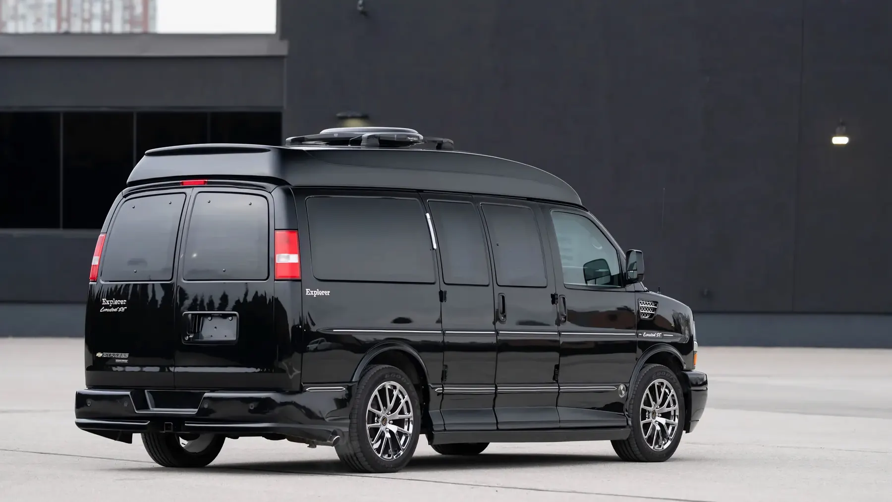 2014 Chevrolet Express 1500 Limited SE - photo 2
