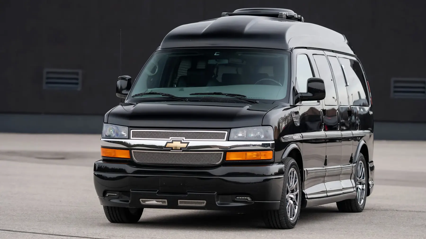 2014 Chevrolet Express 1500 Limited SE - photo 3