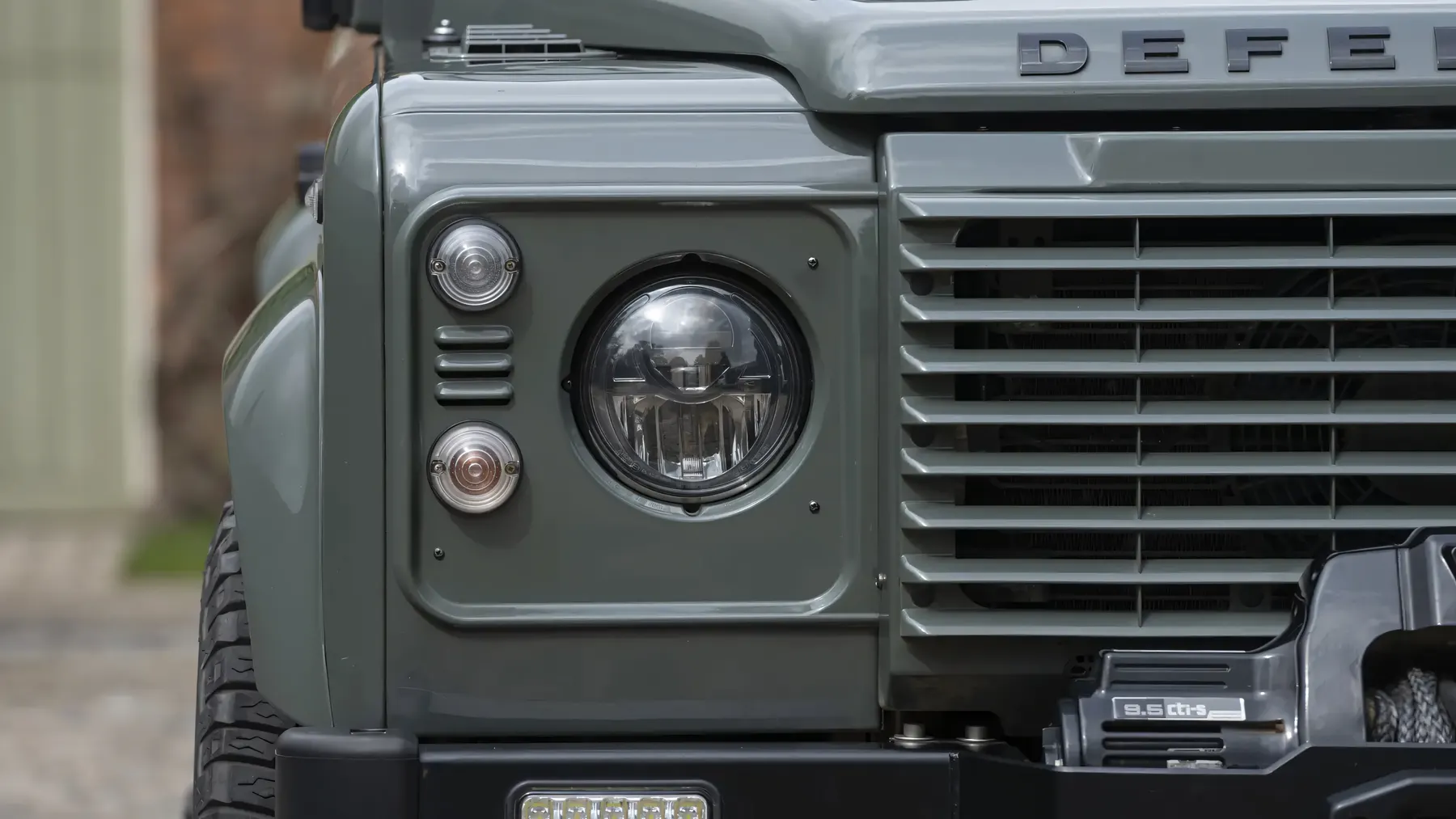 2015 Land Rover Defender 110 XS Station Wagon 'V-8 LS3' by Twisted - photo 2
