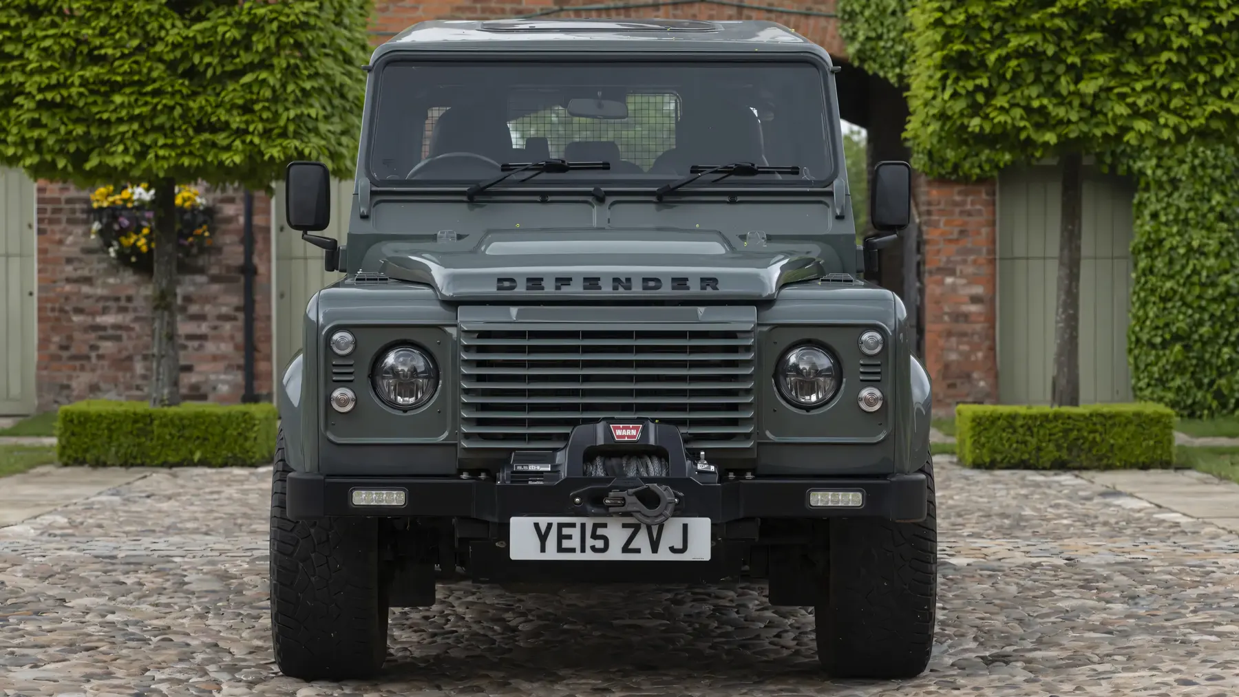 2015 Land Rover Defender 110 XS Station Wagon 'V-8 LS3' by Twisted - photo 1