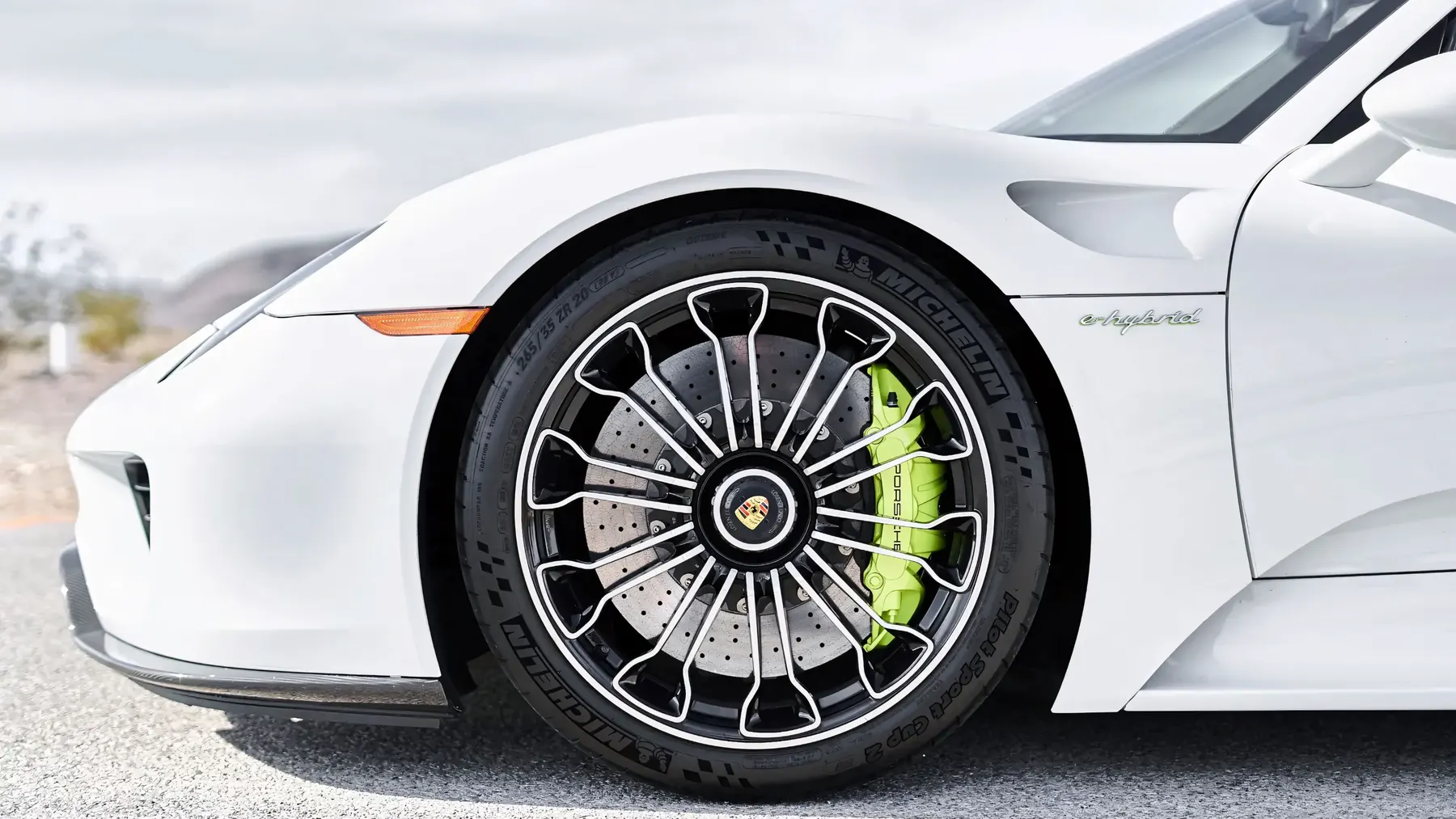2015 Porsche 918 Spyder - photo 4