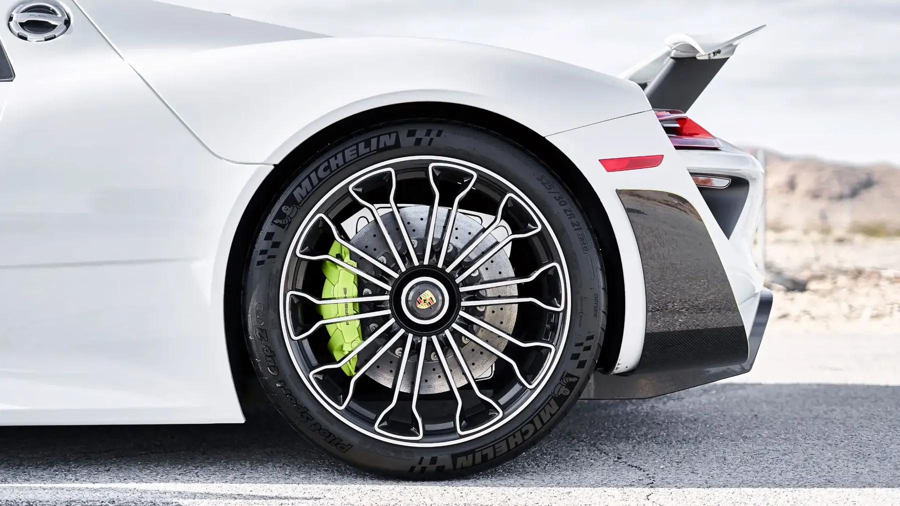 2015 Porsche 918 Spyder - photo 1