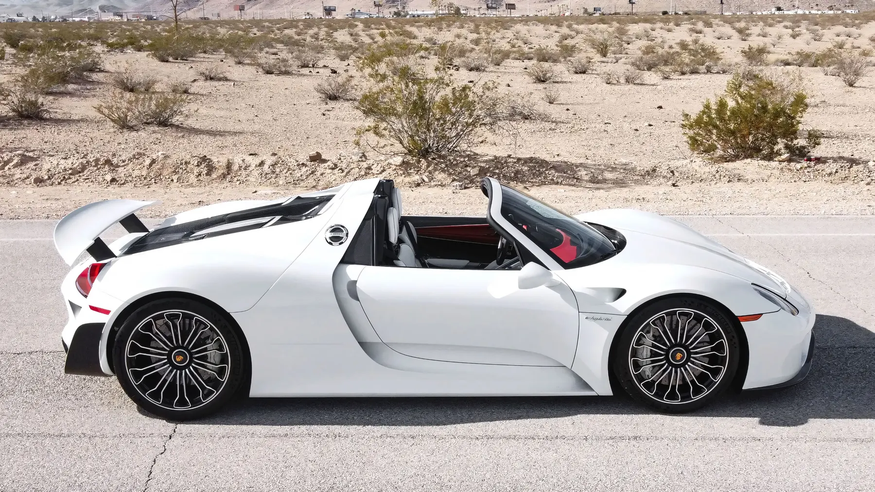2015 Porsche 918 Spyder - photo 1