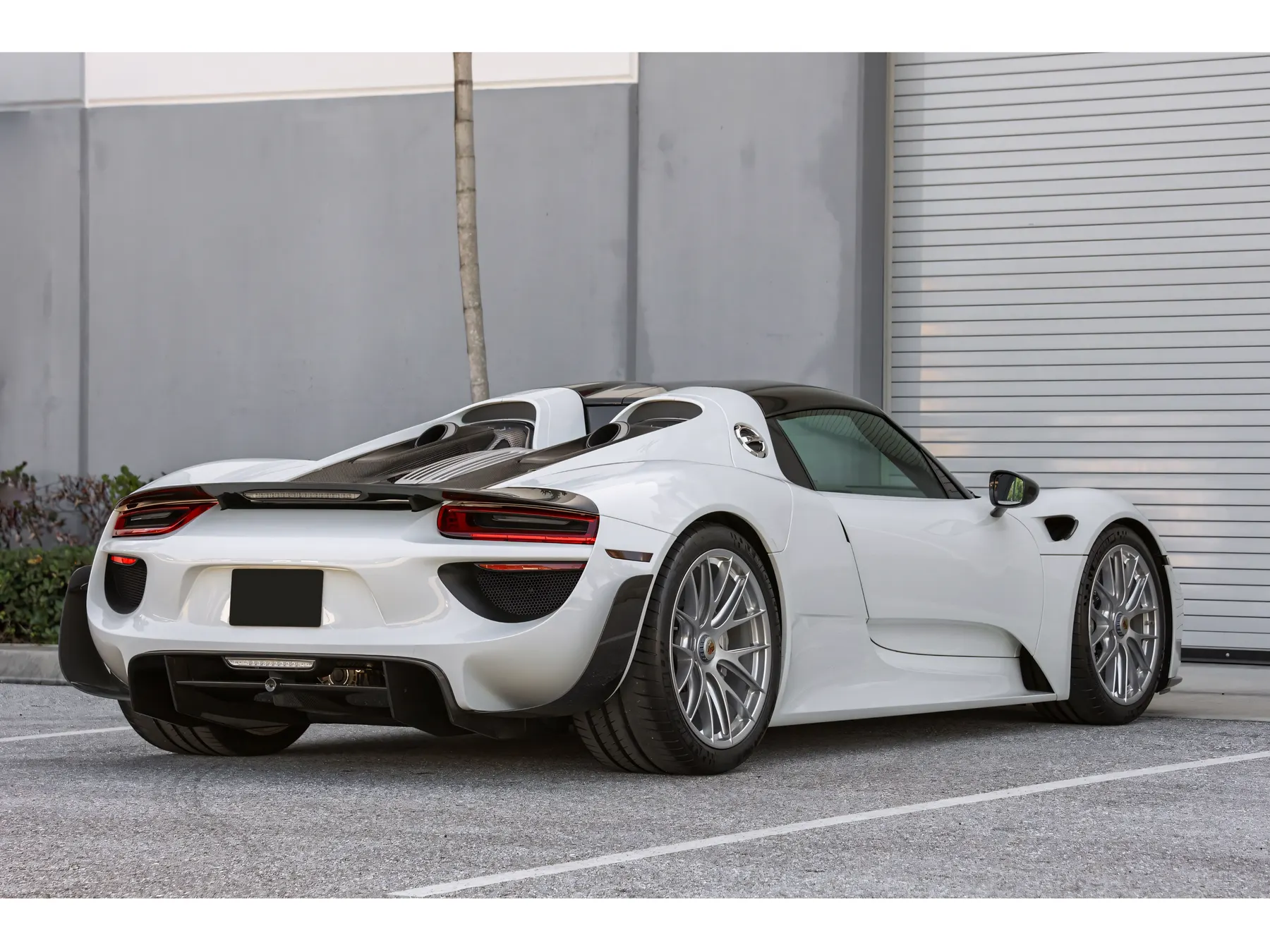 2015 Porsche 918 'Weissach' Spyder - photo 4