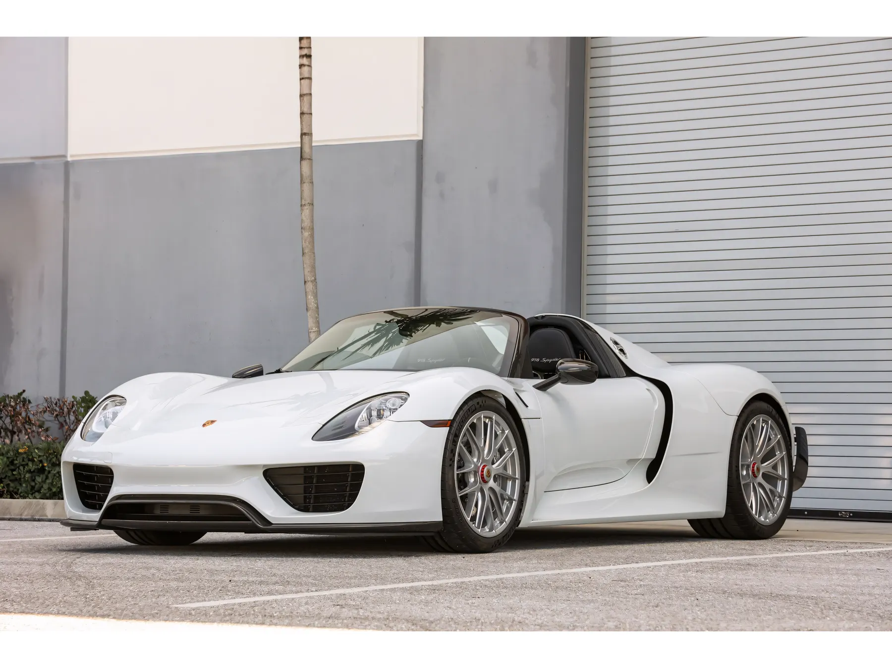 2015 Porsche 918 'Weissach' Spyder - photo 2