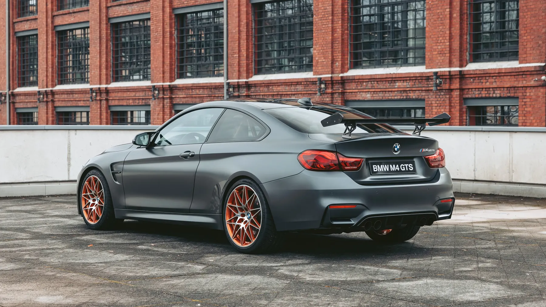 2016 BMW M4 GTS - photo 1
