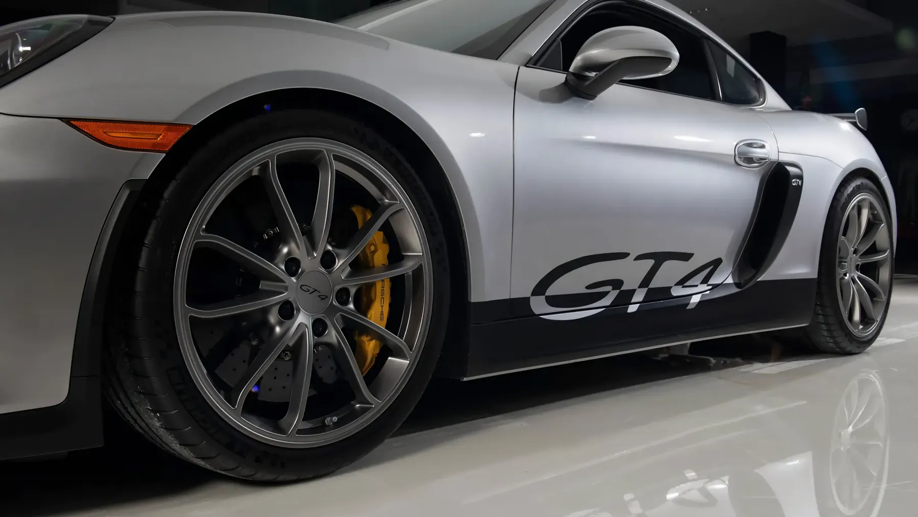 2016 Porsche Cayman GT4 - photo 1