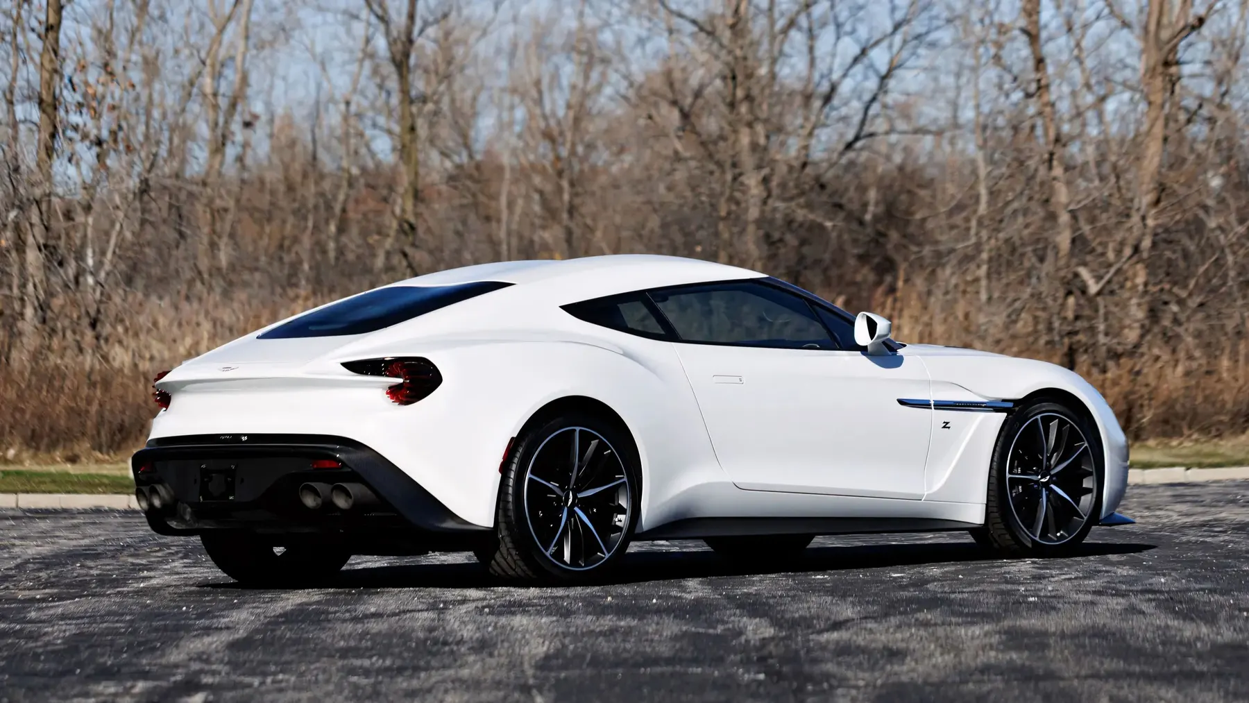 2018 Aston Martin Vanquish Zagato Coupe - photo 1