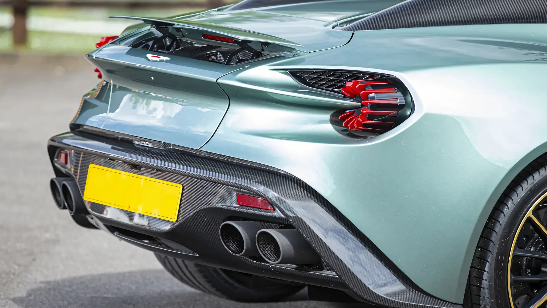 2018 Aston Martin Vanquish Zagato Speedster - photo 2