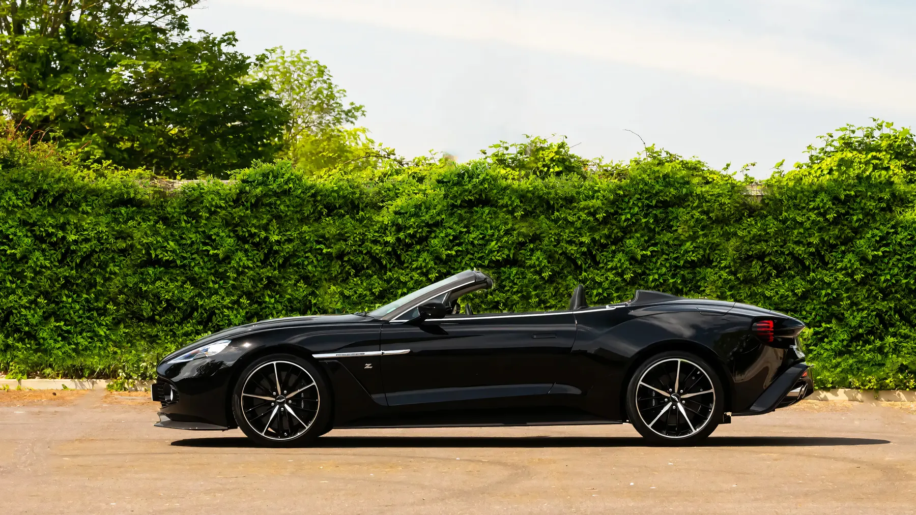 2018 Aston Martin Vanquish Zagato Volante - photo 5