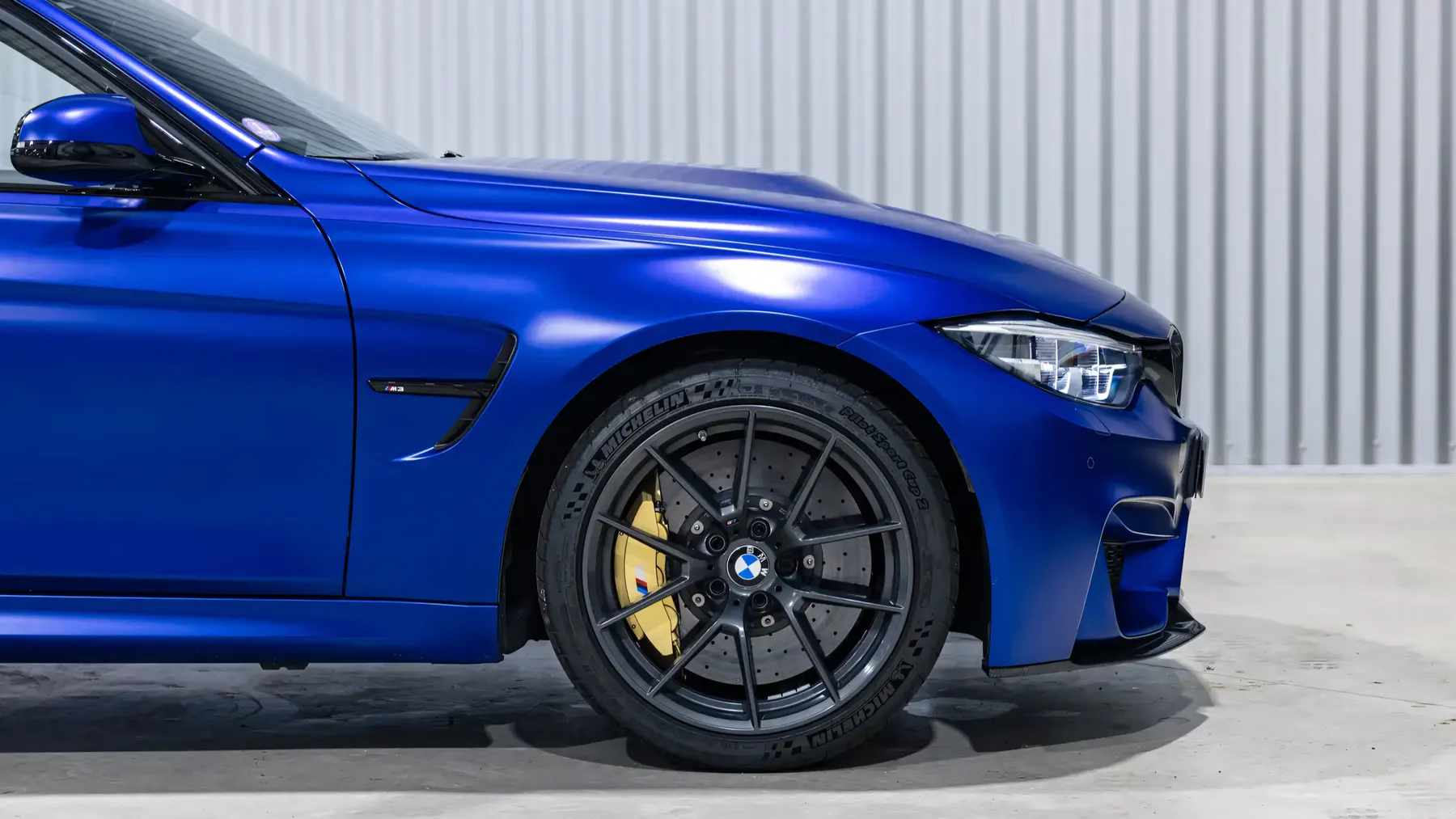 2018 BMW M3 CS - photo 2