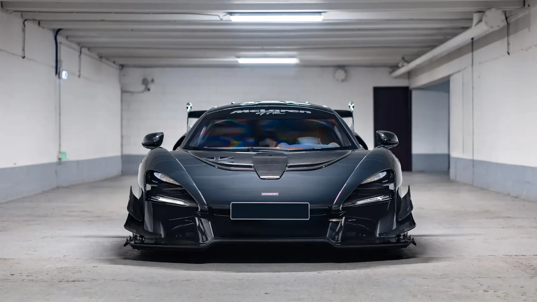 2020 McLaren Senna GTR 'LM 25' by Lanzante - photo 3