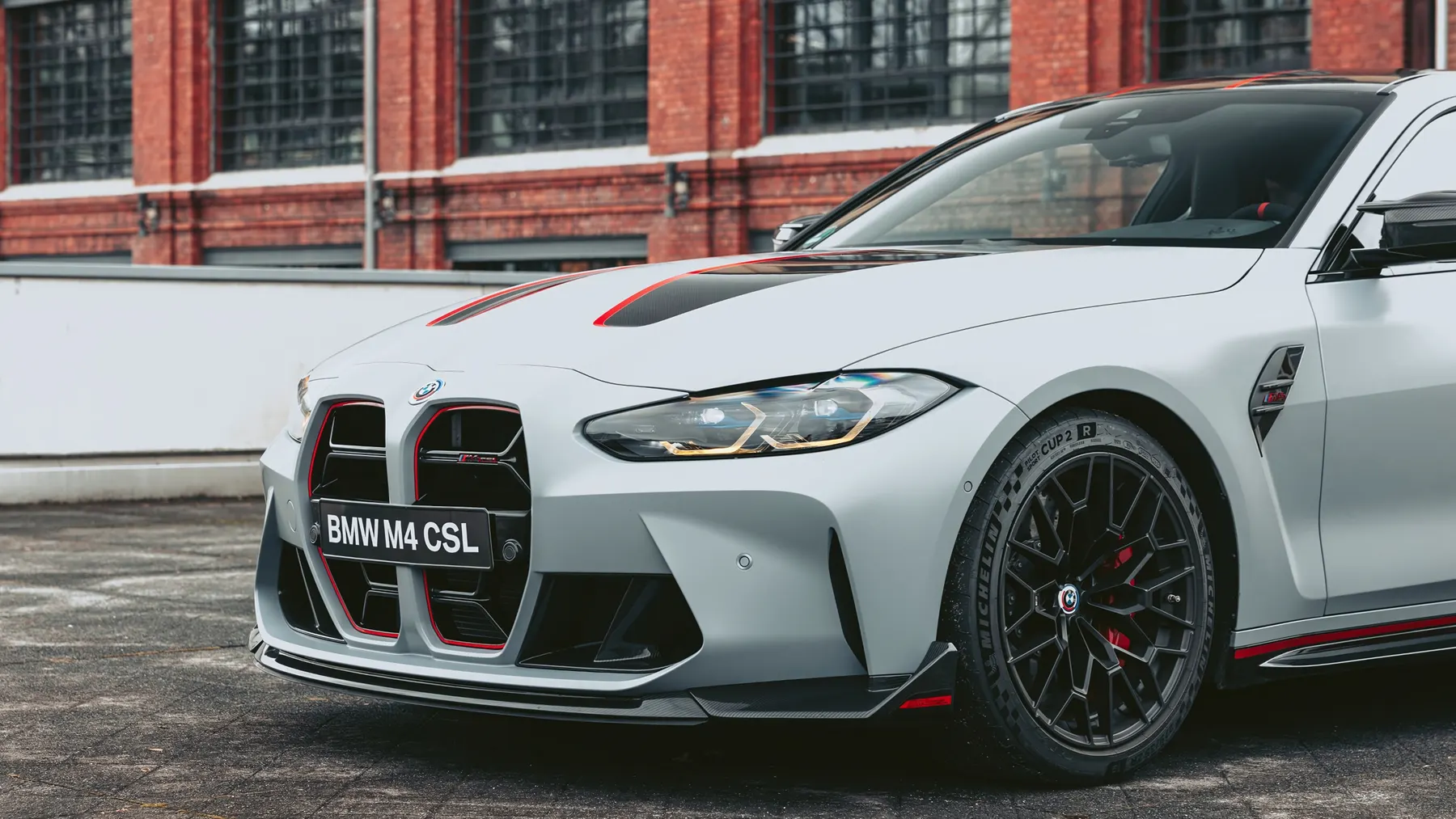 2022 BMW M4 CSL - photo 2