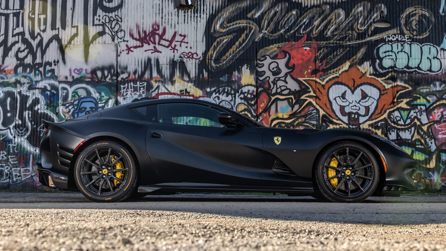 2022 Ferrari 812 Competizione - photo 5