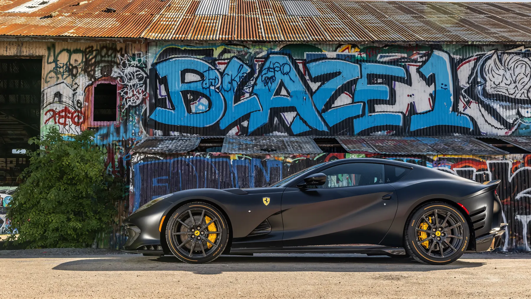 2022 Ferrari 812 Competizione - photo 4