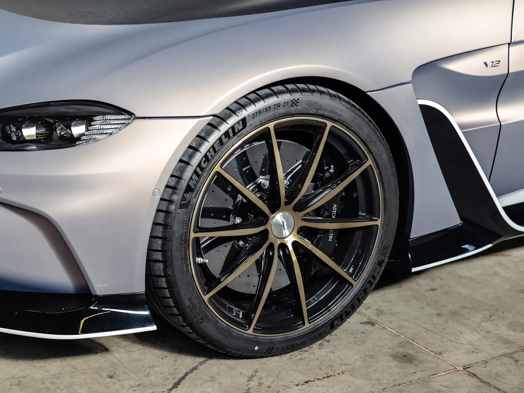 2023 Aston Martin V12 Vantage Roadster - photo 3