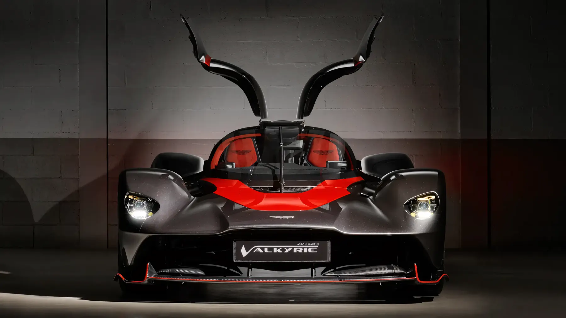 2023 Aston Martin Valkyrie Coupé - photo 1